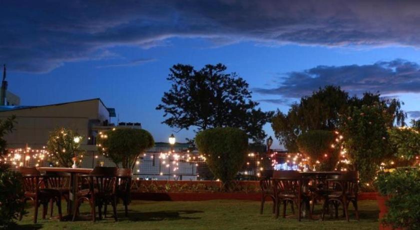 Hotel Mountain Kathmandu Exterior foto
